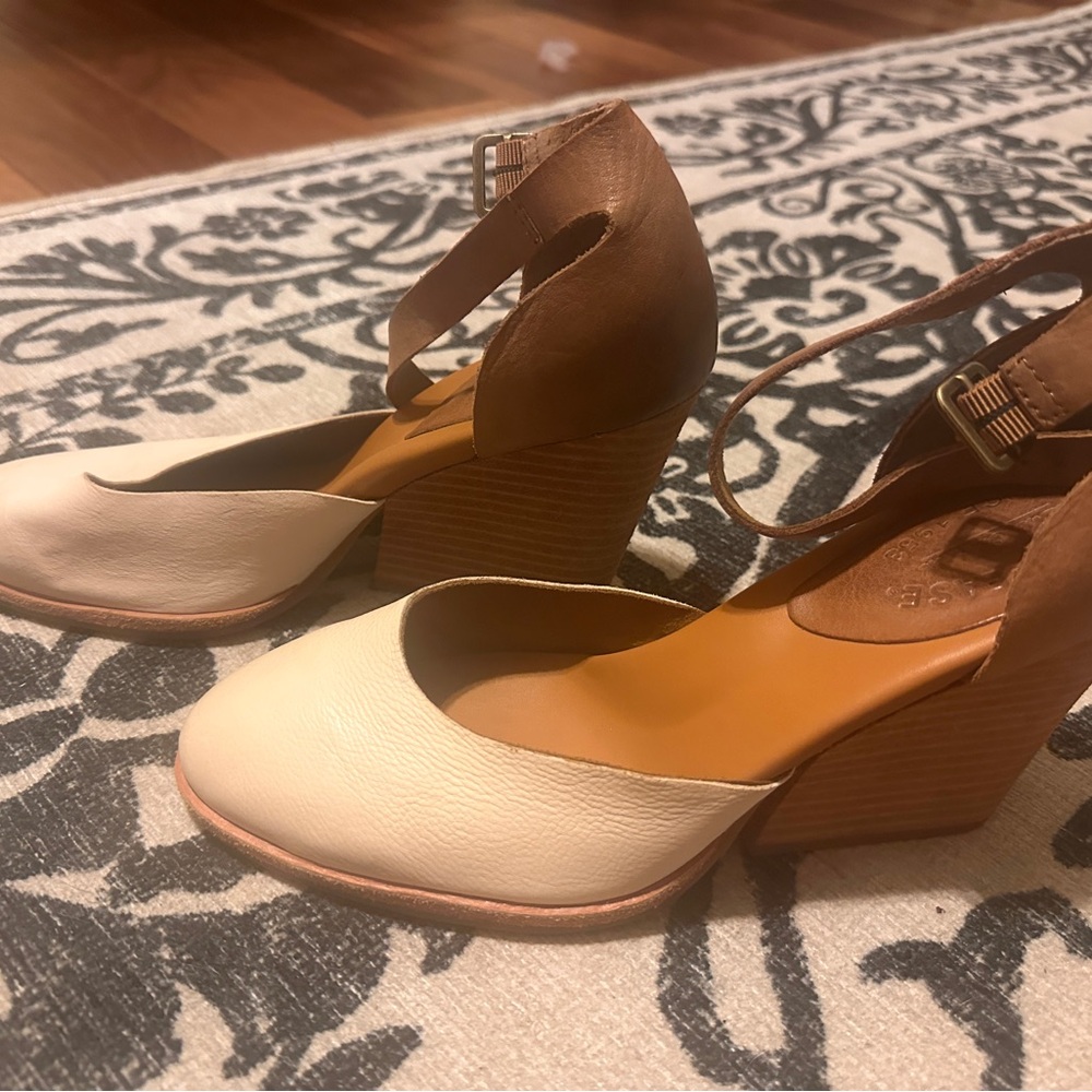 Two-Tone Leather Block Heel Shoes